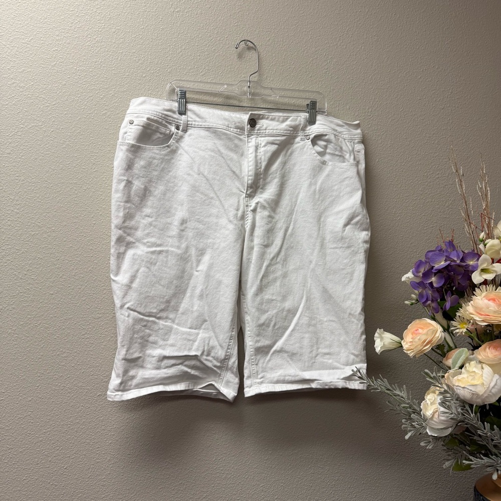 C. J. Banks Denim White Bermuda Shorts 22W Plus Size Summer Casual Stretch